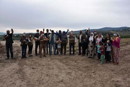 Süt, sağlıklı büyüme ve gelişme için her yaşta tüketmemiz gereken temel gıda maddesidir. Her yaştan insanın, ama özellikle çocukların sağlığı için vazgeçilmez temel besin kaynağı olan süt ve süt ürünleri, beslenme değerinin yüksekliğinin yanında, vücut fonksiyonlarını düzenleyen, gelişimini sağlayan, kemik ve diş oluşumunda önemli yeri olan temel bir gıda maddesidir.