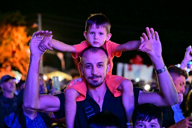Aydın; “Gördes’imizin kurtuluşunu coşku ve gururla kutluyoruz”
Manisa Büyükşehir Belediyesi Genel Sekreter Yardımcısı Ulaş Aydın ise, “Gördesli Makbule’nin, Kuva-yı Milliye Teşkilatını kuran Hacı Ethem Büke’nin ve nice isimsiz kahramanın destan yazdığı, Milli 

Mücadelemizin sembolü olan Gördes’imizin kurtuluşunu coşku ve gururla kutluyoruz.