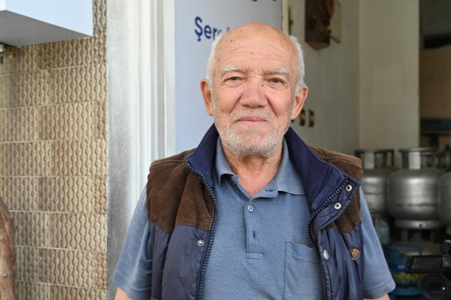“Mahallemize çok büyük yatırım yapılıyor”
Hacıbaba Mahalle Muhtarı Muhammer Çomak, “Yıllardır yaşadığımız altyapı sıkıntılarımız yürütülen çalışmalarla son bulacak. Şu an halihazırda çalışmalar devam ediyor. Mahallemizin altyapısı çok yıpranmıştı. Çalışmalar titizlikle yürütülüyor. Mahallemizde yapımı devam eden altyapı çalışmaları bizim için çok büyük bir yatırım. Burası Osmanlı zamanından kalma tarihi bir yer. Zamanla meydana gelen çökmeler gelerek bir takım sıkıntıları beraberinde getirdi. Ferdi Başkanımıza çok teşekkür ediyoruz. Sıkıntılarımızı gidermeye çalışıyorlar” dedi.