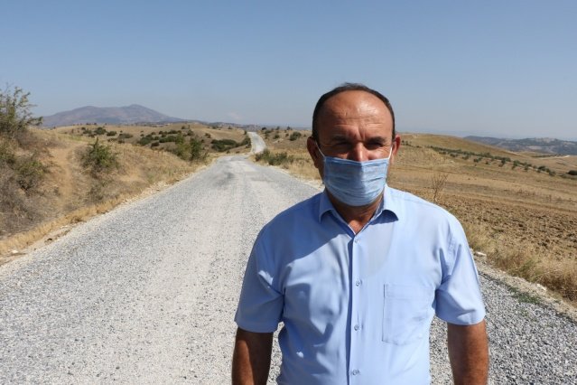 Aynı zamanda Manisa Büyükşehir Belediyesi Yol Yapım ve Onarım Dairesi Başkanlığı ekipleri tarafından yol yapım çalışmalarının tamamlandığı veya devam eden mahallelerin muhtarlarını da ziyaret ederek hizmetler hakkındaki geri dönüşleri almaya devam ediyor. Manisa Büyükşehir Belediyesi Muhtarlık İşleri Dairesi Başkanı Ergün Aksoy, ilçe ziyaretleri kapsamında Demirci ilçesinde çalışmaların tamamlandığı ve devam ettiği İcikler, Gümele, Bozcaatlı, Hüdük ve Ahlat mahalle muhtarlarıyla bir araya gelerek görüşlerini aldı.