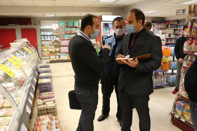 Son dönemde vatandaşların fahiş fiyat artışlarına yönelik artan şikâyet başvuruları üzerine Manisa Büyükşehir Belediyesi Zabıta Dairesi Başkanlığı ve Ticaret İl Müdürlüğü ekipleri harekete geçti.