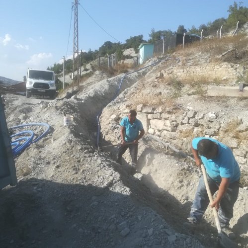 MASKİ Genel Müdürlüğü, Demirci ilçesine bağlı Gümele Mahallesi’nde yaklaşık 2 kilometrelik içme suyu terfi hattı çalışması gerçekleştirdi. Hattın depo bağlantılarının yapılmasının ardından mahalleye kesintisiz ve daha sağlıklı su temini sağlanacak.
