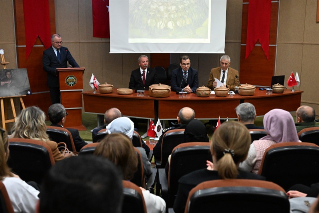 Salihli’nin yerel değerlerine sahip çıkmak ve markalaşmalarını sağlamak amacıyla önemli adımlar atılmaya devam ediyor. Gökeyüp Çömleği coğrafi işaret alarak tescillenirken, Salihli Kirazı için Avrupa Birliği (AB) tescili başvurusu yapıldı. Ayrıca, Sultaniye Üzüm Pekmezi için coğrafi işaret çalışmalarının sürdüğü bildirildi.