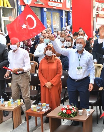Gelecek Partisi Manisa İl Başkanlığı’nın 1. Olağan Kongresi parti il Başkanlığı binasında gerçekleşti. Büyük bir ilgiye sahne olan kongre kalabalığın salona sığmayışından dolayı parti önündeki alanda yapıldı. Gerçekleşen kongreye 24.25.26. Dönem Manisa Milletvekili ve Gelecek Partisi Sivil Toplum, Halkla İlişkilerden Sorumlu Genel Başkan Yardımcısı Doç. Dr. Selçuk Özdağ, Gelecek Partisi  Seçim ve Hukuk İşlerinden Sorumlu Genel Başkan Yardımcıları Ayhan Sefer Üstün, Yerel Yönetimler ve Şehircilik'ten Sorumlu Genel Başkan Yardımcısı Doğan Demir, Gelecek Partisi Kurucular Kurulu Üyeleri Ferhat Esener, Gizem Satıoğlu, Dinçer Türkmen, Gelecek Partisi Manisa İl Başkanı Mustafa Keskin, İzmir İl Başkanı Serhat Mustafa Şener, Aydın İl Başkanı Ali İhsan Dilmen, Bursa İl Başkanı Alparslan Yıldız, Sakarya İl Ender Serbes, Gelecek Partisi Genel Merkez Sivil Toplum ve Halkla İlişkiler Başkan Yardımcıları Hakverdi Altuğ, Oğuz Şalvız, Yalçın Özdemir, Nihal Olçok, Cemal Eğin, CHP Manisa İl Başkanı Semih Balaban, Demokrat Parti İl Başkanı İdris Mecek, Yeniden refah Partisi İl Başkanı Hakan Lalebaş, İyi Parti Manisa İl Başkan Vekili Erhan Dumlu, Deva Partisi İl Başkan Yardımcısı Burak Yıldız, Gelecek Partisi, CHP, İyi Parti, Demokrat Parti, HDP, Yeniden Refah Partisi yöneticileri ve partililer katıldı.