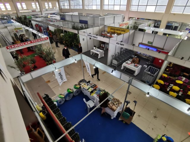 Tekno Tarım Manisa 14. Uluslararası Tarım ve Hayvancılık Fuarı'nda her yıl olduğu gibi bu yıl da firmalar ile üreticileri buluşturdu. Manisa Büyükşehir Belediyesi Fuar Merkezi'nde gerçekleştirilen fuar, büyük ilgi gördü. Çok sayıda tarımsal ekipman ve makinenin satıldığı fuar sektör temsilcileri ve üreticileri memnun etti.