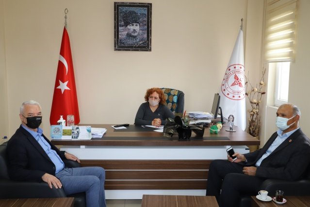 Tıp Bayramı'nın 84. yılının kutlandığını ifade eden Bilgin şöyle dedi; "Sağlıklı bir yaşam her insanın temel hakkıdır. Sağlık hizmetlerinin en üst seviyeye çıkartılması ve toplum sağlığının güvence altına alınması sosyal devlet anlayışının gereği olarak belirlenmiştir. Sağlık hizmetlerinin arzu edilen en üst seviyeye getirilmesi, sağlığımızın korunarak, toplumsal mutluluk ve refahın sağlanması için hekimlerimiz ile diğer sağlık personelimizin, bu görevlerini yerine getirirken gösterdikleri gayret, fedakârlık ve özveri herkes tarafından bilinmektedir.