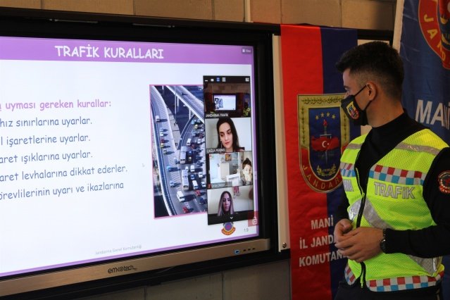 Eğitimin amacı hakkında bilgi veren  Manisa İl Jandarma Komutanlığı Trafik Şube Müdürü J.Asb.Kd.Bçvş Ünal Erdemir, Manisa İl Jandarma Komutanlığı Olarak biz milli Eğitim müfredatına uygun şekilde hazırladıkları plan doğrultusunda trafik eğitimlerimize devam ediyorduk.
