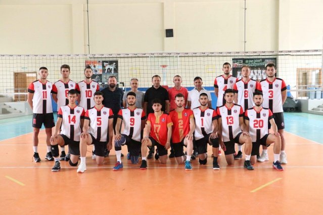 Türkiye Voleybol Federasyonu(TVF) Erkekler 1.Ligi’nde Manisa’yı temsil edecek olan Jeopark Kula Belediyespor, 2020-2021 sezonuna hazırlıkları tüm hızıyla sürüyor.
