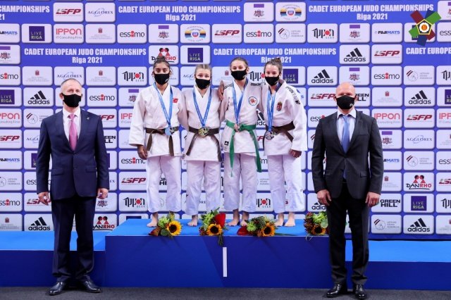 Mehmet Şahin Ertem, Avrupa Beşincisi
 
Ümitler Avrupa Şampiyonası’nın ilk gününde Manisa Büyükşehir Belediyesporumuzun başarılı sporcularından Zilan Ertem 40 kg’da Avrupa 2.si olurken; Mehmet Şahin Ertem ise 50 kg’da Avrupa 5.si oldu. Letonya’da devam eden müsabakalarda sporcumuz Öznur Efe 19 Ağustos 2021 Perşembe günü +78 kg’da Avrupa Şampiyonası’nda mindere çıkacak.