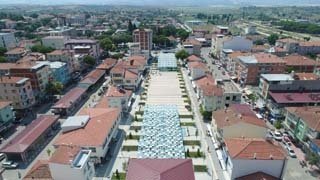 Köprübaşı İlçesine Yatırımlar Hız Kesmedi, Kesmeyecek
MASKİ Genel Müdürlüğü, il genelinde hizmetlerine devam ederken Köprübaşı ilçesinde de büyük yatırımlara hayat verdi. Köprübaşı’nda 12 Milyon lira değerinde yatırım yapan MASKİ, ilçe merkezinde atıksu arıtma tesisi ve altyapı projesi de hazırladı. Manisa Büyükşehir Belediye Başkanı Cengiz Ergün de, “Uzak yakın demeden Manisa’yı daha modern bir şehir haline getirmek için büyük bir özveri ile çalışmaya devam ediyoruz” dedi.