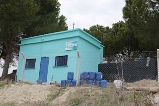 44 KM altyapı inşa edildi
Manisa Büyükşehir Belediye Başkanı Cengiz Ergün, MASKİ Genel Müdürlüğü olarak özellikle altyapı yatırımlarından taviz vermediklerini belirtti. Sağlıklı kentlerin ancak güçlü bir altyapı üzerine inşa edileceğini hatırlatan Başkan Ergün, “101 mahalle projesi kapsamında ise Alanyolu, Kıranşeyh, Arpacı, Tokmaklı ve Yumuklar mahallelerinde alt ve üstyapı çalışmalarımızı tamamladık. Borlu Mahallesi için hazırladığımız içme suyu projesi de İller Bankası’nda onay aşamasında. Kendi ekiplerimizle yaptığımız çalışmaları da hesaba kattığımızda 61 kilometre içme suyu ve kanalizasyon hattı döşeme çalışması yaptık. İhtiyaç olunan noktalarda da yağmur suyu hat çalışması yaparak, vatandaşlarımızın sorun yaşamalarının önüne geçtik” dedi.