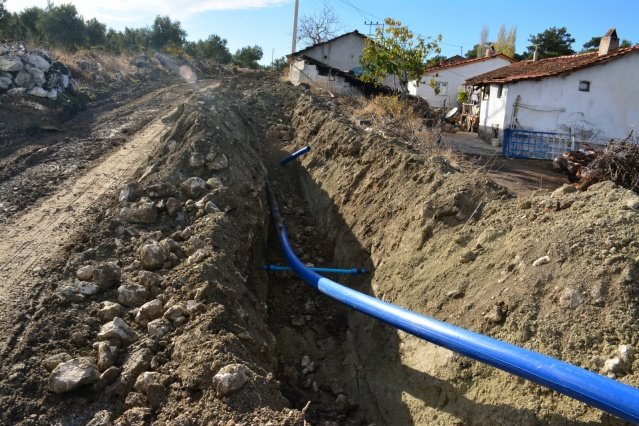 İlçe merkezine atıksu arıtma tesisi ve altyapı projesi yapılacak 
Daha sağlıklı bir Manisa inşa etmek için durmaksızın proje ürettiklerini ve projeleri de başarılı bir şekilde uyguladıklarını belirten Başkan Ergün, “SUKAP Projesi kapsamında Demirci ilçemize de atıksu arıtma tesisi kazandıracağız. Proje kapsamında 85 kilometre içme suyu ve 80 kilometre kanalizasyon hattını da yenileyeceğiz. Hemşerilerimizin refah seviyesi yükselmiş bir Manisa’da yaşaması için çalışıyoruz” dedi.