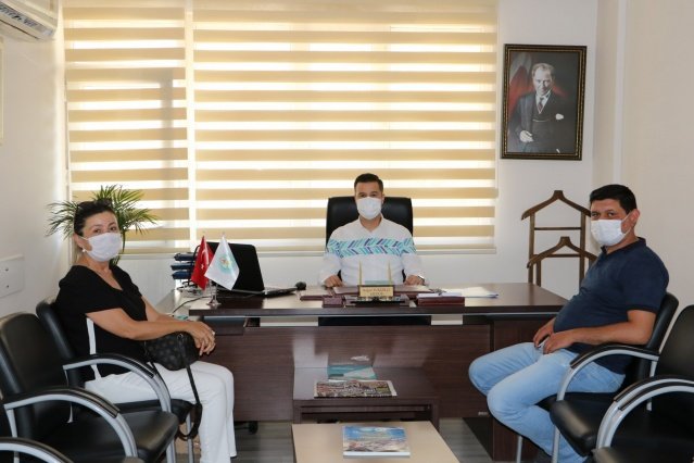 MASKİ Genel Müdürlüğü İlçe Hizmetleri Dairesi Başkanı Serpil Çakır, Gölmarmara ilçesinde mahalle muhtarları ile bir araya geldi. Muhtarlara Manisa Büyükşehir Belediye Başkanı Cengiz Ergün’ün selamlarını ileten Çakır, muhtarların istek ve taleplerini dinleyerek mahallelere yapılan ve yapılması planlanan çalışmalar hakkında bilgiler verdi.