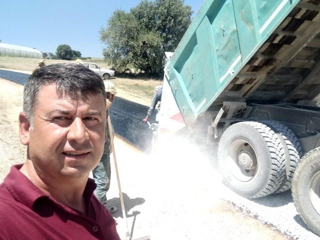 Manisa Büyükşehir Belediyesi, Demirci ilçesi Yeşiloba, Ulacık, Kulalar ve Yeşildere Mahalleri arasında bağlantıyı sağlayan güzergâhta asfalt çalışmasını tamamladı.