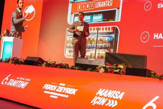 Halk Ekmek 17 İlçeye Yayılacak
Başkan Zeyrek, sosyal belediyeciliğin sembol uygulamalarından olan Halk Ekmek projesinin Manisa’da uygulanmaya başladığını ve ekmeğin uygun fiyatlı ve sağlıklı bir şekilde satışa sunulduğunu belirtti. Projenin kısa sürede 17 ilçeye yayılacağını söyleyen Başkan Zeyrek, “Ekmeğimizi fırıncı esnafından aldık. Hem esnafımız kazandı hem de halkımız daha ucuza, sağlıklı ekmekle buluştu. Şu an 12 noktada halkımıza hizmet eden halk ekmek büfelerini kısa sürede 17 ilçemize yayacağız” dedi.