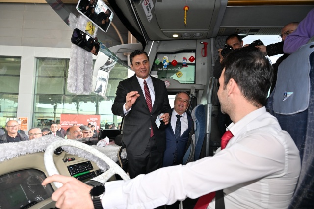 Manisa Büyükşehir Belediye Başkanı Mimar Ferdi Zeyrek’in, yaptığı girişimler sonucunda 150 TL olan Manisa – İzmir arası ulaşım 100 TL’ye indi. Yapılan yeni düzenleme ile öğrenciler 80 TL karşılığında ulaşımlarını sağlayabilecek.