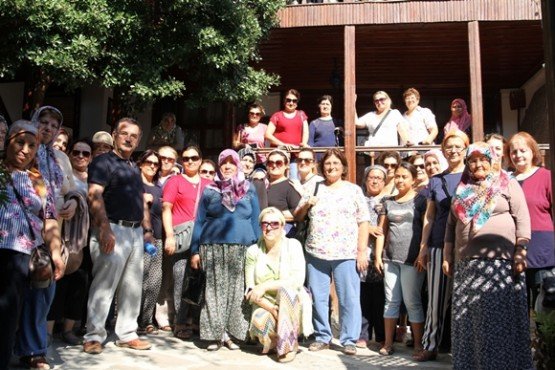 MANİSA Büyükşehir Belediyesi’nin hayata geçirdiği ve binlerce kadının Manisa’yı tanıdığı ‘Haydi Kadınlar Manisa’nın ilçe ayağı olan ‘Haydi Kadınlar İlçelere’ projesi kapsamında Manisa merkezinde yaşayan kadınlar ilçeleri tanıma fırsatı yakaladı.