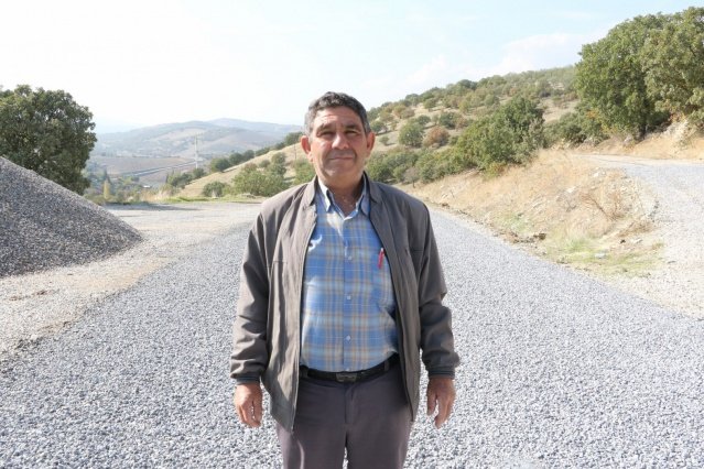 Öztozlu, Hayırlı Olsun Dileklerini İletti

Manisa Büyükşehir Belediyesi Genel Sekreter Yardımcısı Ali Öztozlu da, Başkan Cengiz Ergün’ün işaret ettiği 1200 kilometrelik asfalt hedefini yoğun bir çalışma ile aştıklarını ifade etti. Öztozlu, yol yapım çalışmalarının Köprübaşı ilçesine hayırlı olmasını diledi.