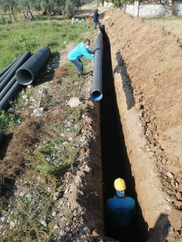 Manisa Büyükşehir Belediye Başkanımız Cengiz Ergün’e teşekkür ediyoruz. Emeklerini esirgemeyen Kanalizasyon Dairesi Başkanı Mümin Deniz ve Şahika Müdüre, ilçe şefliğimizdeki tüm çalışanlara teşekkür ediyoruz” dedi.