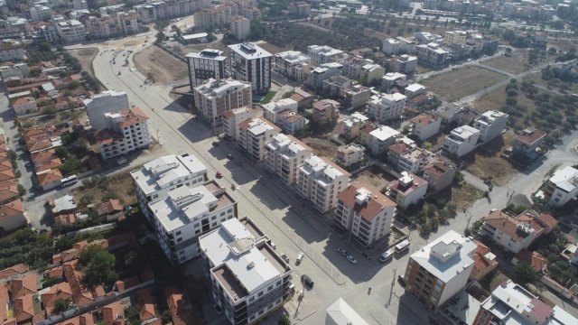 Yürütülen çalışmaları inceleyen Manisa Büyükşehir Belediyesi Fen İşleri Dairesi Başkanı Uğur Topkaya, “Sağlıklı işleyen bir altyapı sistemi, modern üst yapısı ile Ring Yolu’nun bölge sakinlerinin beğenisini toplayacağına inanıyorum ”dedi.