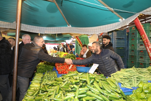 Başkan Şimşek, Şehzadeler Belediyesi olarak her zaman esnafın yanında olduklarını
vurguladı.