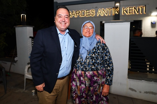 Binlerce yıllık geçmişe sahip Sardes’te Balkan ezgileriyle buluşan müzikseverler, konserin ardından alandan memnuniyetle ayrıldı.