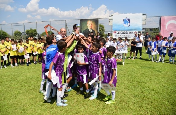 Geleceğin yıldızları hem hünerlerini sergiledi hem de bol maç oynayarak tecrübe kazandı. Turnuva sonunda Yunusemre Belediyespor birinci olurken, Horozköyspor ikinci, Barbarosspor üçüncü ve Şehitlerspor dördüncü oldu.
