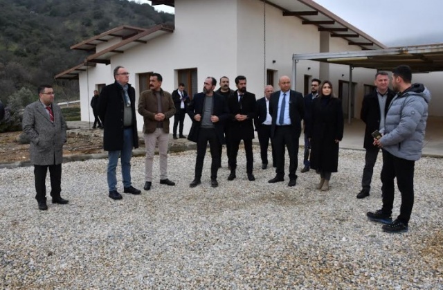 Komisyon üyelerinin ilçelerde gerçekleştirdiği kapsamlı saha çalışmaları, Manisa’nın değerlerini daha fazla tanıtmak ve gelecek kuşaklara aktarmak, kentin turizmde hak ettiği konuma ulaşması için önemli bir adım olarak öne çıkıyor.