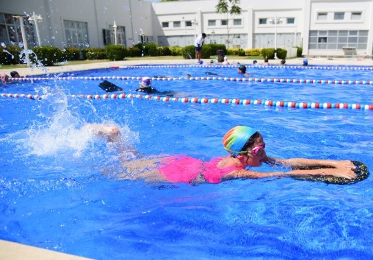 Konuya ilişkin açıklamada bulunan Yunusemre Belediyespor Kulüp Başkanı Bülent Kanik, kayıtların Yunusemre Belediyesi'nde başladığını belirterek, düzenleyecekleri kurslarla kış aylarını da sporla dolu geçireceklerini söyledi. Sporla büyüyen, sağlıklı, özgüveni yüksek, disiplinli nesiller yetiştirmeyi amaçladıklarının altını çizen Kanik, "Yunusemre Belediye Başkanımız Semih Balaban'ın destek ve himayelerinde spor okullarımıza ara vermeden devam ediyoruz.