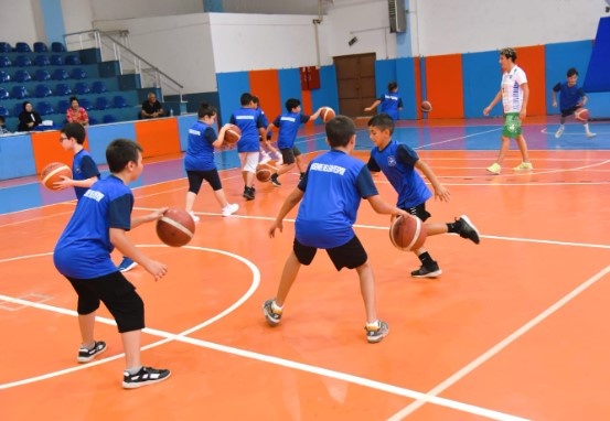 Bilindiği gibi yaz spor okullarımız oldukça verimli geçmiş, özellikle Yuntdağı bölgesine yönelik ilk kez düzenlediğimiz kurslarımız ise yoğun ilgi görmüştü.