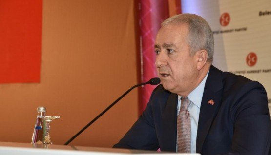 Milliyetçi Hareket Partisi’nin Antalya’da il başkanları ve belediye başkanlarına yönelik düzenlediği toplantıda Milliyetçi Hareket Partisi Genel Başkan Yardımcısı Sadir Durmaz partililere hitap etti. Manisa Büyükşehir Belediye Başkanı Cengiz Ergün’ün de katılım sağladığı toplantıda Durmaz, yaklaşan yerel seçimler çerçevesinde partinin seçim stratejisi hakkında bilgi verdi. Durmaz, Türkiye’nin dört bir yanından belediyecilik hizmetlerine değinirken üretken belediyecilikte Manisa Büyükşehir Belediyesinin kente kazandırdığı tam otomasyonlu otopark ve Kuva-yı Milliye Anıtı’nda yaptığı çevre düzenlemesini de örnek verdi.

Yaklaşan yerel seçimler öncesi Milliyetçi Hareket Partisi’nin il başkanları ve belediye başkanlarına yönelik düzenlediği kamp programının açılış oturumunda Milliyetçi Hareket Partisi Genel Başkanı Devlet Bahçeli katılımcılara hitap etti. MHP Genel Başkanı Devlet Bahçeli’nin ardından katılımcılara seslenen MHP Yerel Yönetimlerden Sorumlu Genel Başkan Yardımcısı Sadir Durmaz, yaklaşan yerel seçimlerde partinin seçim stratejisi hakkında bilgi verdi. Antalya’nın Serik ilçesinde düzenlenen toplantıya Manisa Büyükşehir Belediye Başkanı Cengiz Ergün, MHP İl Başkanı Erkan Öztürk, Kula Belediye Başkanı Hüseyin Tosun, Selendi Belediye Başkanı Yasin Dumlupınar, Alaşehir Belediye Başkanı Ali Uçak, Sarıgöl Belediye Başkanı Necati Selçuk, Turgutlu Belediye Başkanı Turgay Şirin ve Salihli Belediye Başkanı Zeki Kayda ile birlikte katıldı.
MHP’li Belediyelerin Üretken Projeleri
MHP Genel Başkan Yardımcısı Sadir Durmaz, toplantıda 31 Mart 2019 tarihinde gerçekleşecek olan yerel seçimlere yönelik olarak pek çok başlık altında bilgi verdi.  Durmaz, belediyecilik anlamında hizmetlerden örneklerler verirken, MHP’li belediyelerin üretken belediyecilikle ön planda olduğunu vurguladı. Durmaz, Manisa Büyükşehir Belediyesi tarafından şehre kazandırılan tam otomasyonlu otopark ve Kuva-yı Milliye Anıtı’nda yapılan çevre düzenlemesini de örnek verdi.