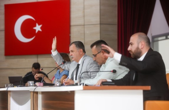 Pelitalan Kırsal Kalkınma Merkezi süt ürünleri üretim merkezi oluyor. Manisa Büyükşehir Belediye ile birlikte yürütülecek çalışmayla halka maliyetine süt ürünlerinin satışının yapılacağını dile getiren Yunusemre Belediye Başkanı Semih Balaban, üretime de kısa sürede başlanmasının hedeflendiğini söyledi.