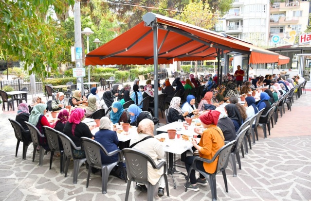 “Manisa Büyükşehir Belediye Başkanımız Ferdi Zeyrek’E Çok Teşekkür Ediyoruz”
Gördes’te yaşadığını belirten Aysel Girgin, “Gezimizi tamamladık. Manisa’mızın en güzel yerlerini gezdik. Çok güzeldi. Manisa Büyükşehir Belediye Başkanımız Ferdi Zeyrek’e çok teşekkür ediyoruz. Başarılarının devamını bekliyoruz” diye konuştu.