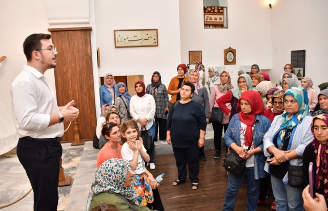 Dünya çapında üne kavuşmuş halıların üretildiği Gördes ilçesinden Manisa’ya gelen kadınlar, kentin tarihi ve doğal güzellikleri ile buluştuktan sonra düzenlenen geziye ilişkin düşüncülerini anlattı.