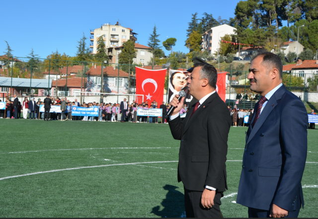 Kaymakam Fatih Bayram: “Cumhuriyet Gençlerimizin Ellerinde Yükseliyor”