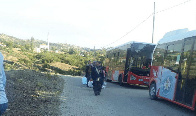 Yangın etkisini arttırdı, tahliyeler başladıManisa’nın Ahmetli ilçesinde çıkan ve dün akşam saatlerinde kısmen kontrol altına alınan orman yangını rüzgarın da etkisiyle birlikte yeniden büyüdü. Yangında bazı mahallelerde evler yanarken, mahallelerin tahliye edilmesine başlandı.