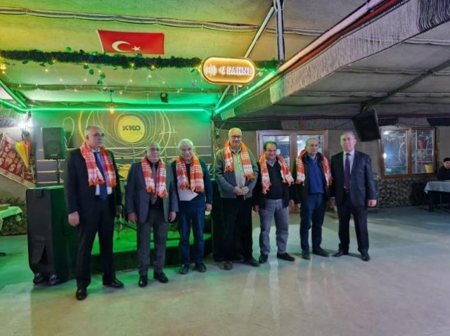 Kula Kenger Kültür ve Dayanışma Derneği tarafından düzenlenen Kengerliler Dayanışma Gecesi, yoğun katılımla gerçekleştirildi. Birlik ve beraberlik ruhunun pekiştirildiği geceye, Salihli Belediye Başkanı Mazlum Nurlu, Belediye Başkan Yardımcısı Hüseyin Akman, Ziraat Odası Başkanı Cem Yalvaç̧, Dernek Başkanı Ali Gündüz, Kenger Mahalle Muhtarı Serdar Topak ve Yağbastı Mahalle Muhtarı Süleyman Özkan katıldı.