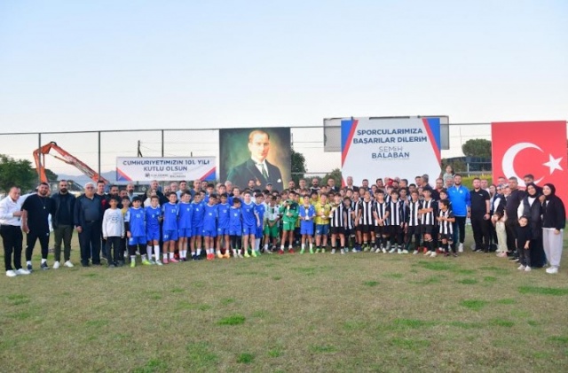 Dereceye giren takımlara kupa ve sertifikaları Yunusemre Belediyespor Kulüp Başkanı Bülent Kanik, Türkiye Futbol Antrenörleri Derneği Manisa Şubesi (TÜFAD) Başkan Yardımcısı Naci Duman, Yunusemre Belediyesi Gençlik ve Spor Hizmetleri Müdürü Abdullah Can ve Futbol Altyapı Koordinatörü Ünal Taşçı tarafından takdim edildi.