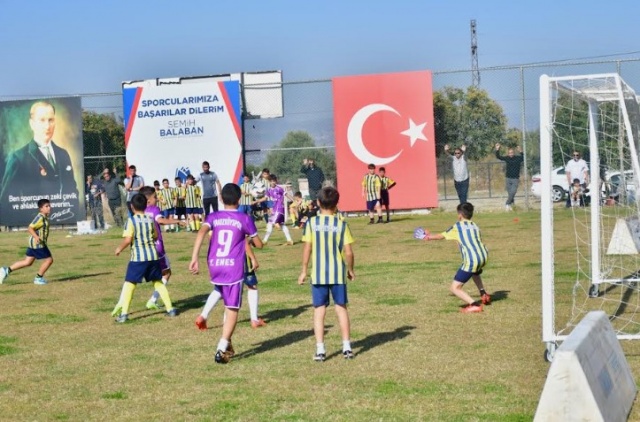 Törende bir konuşma yapan Yunusemre Belediyespor Kulüp Başkanı Bülent Kanik, turnuvada emeği geçenlere teşekkür ederek mücadele eden tüm sporcuları tebrik etti. Organizasyonda ayrıca katılan tüm sporculara Gazi Mustafa Kemal Atatürk'ün 'Nutuk' kitabı hediye edildi.