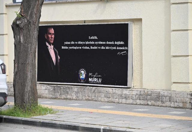 Salihli Belediyesi olarak, Ulu Önder Mustafa Kemal Atatürk’e olan bağlılığımızı ve saygımızı her fırsatta vurgulamaya devam ediyoruz.