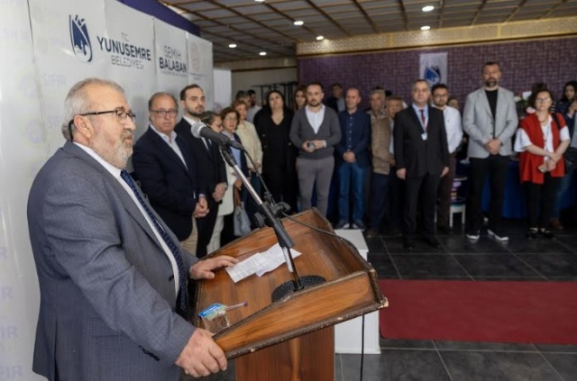 Törende konuşma yapan Belediye Başkan Yardımcısı Ali Kuyumcu, gençlerin çevreye karşı duyarlılığından duyduğu memnuniyeti dile getirerek şunları söyledi: "Gelecek nesillere yaşanabilir bir dünya bırakmak en büyük hedefimiz. Geri dönüşüm ve sıfır atık konusunda gençlerimizin bizlerden daha bilinçli olduğunu görmek, umut verici. Bu yolda hep birlikte daha güzel bir gelecek inşa edeceğiz." Ödül töreni sonrası yarışmaya katılan bütün öğrencilere çeşitli hediyeler verildi.
