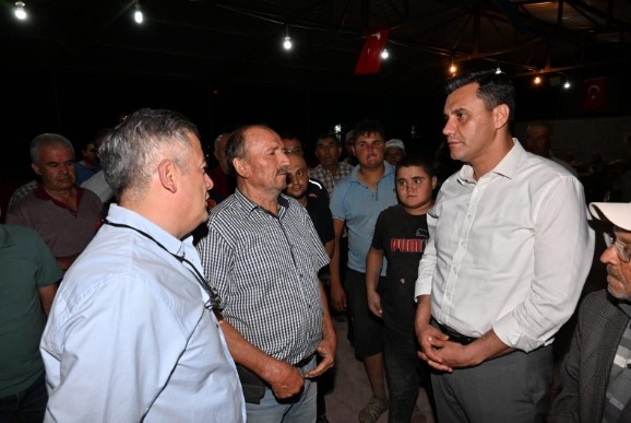 . Büyükşehir Belediyesi’nin ikram aracını da gönderdi. Büyükşehir Belediyesi, Gördes Belediyesi ve Orman Müdürlüğü olarak bu felaketi kapatmaya çalışıyoruz. İnşallah bundan dersler alacağız” şeklinde konuştu.