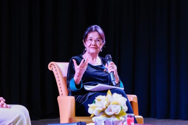 Yunusemre Belediyesi'nin ev sahipliğinde, Manisa kadın örgütleri ve inisiyatiflerinin katkılarıyla Prof. Dr. Fatmagül Berktay tarafından "Eşit Olmadık Ama Hep Vardık, Hep Direndik!" başlıklı konferans düzenlendi. Büyük ilgi gören ve dinleyiciler tarafından ayakta alkışlanan konferansta, Türkiye’de kadın hareketinin tarihsel gelişimi ve güncel meseleleri ele alındı.