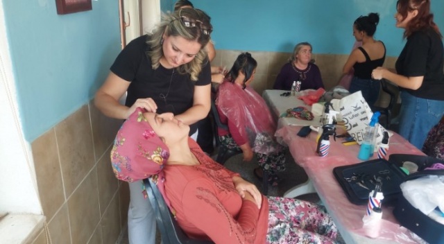 Sosyal belediyecilik hizmetlerine hız kesmeden devam eden Yunusemre Belediyesi halkının mutluluğu ve konforu için çalışmalarını sürdürüyor. Yunusemre Belediye Başkanı Semih Balaban’ın eşi Serap Balaban tarafından başlatılan ve ilçede yaşayan kadınların önemli bir ihtiyacını gideren ‘Her Kadın Güzeldir’ projesi tüm hızıyla devam ediyor.