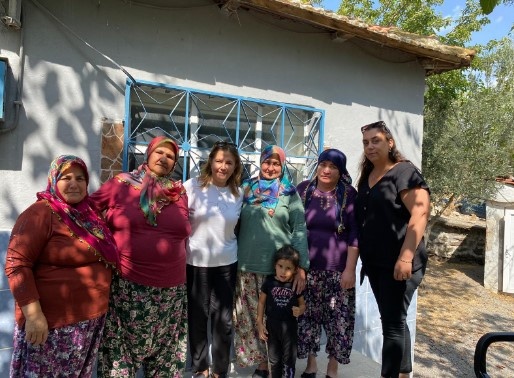Kadınlar projeden memnuniyetini dile getirirken Yunusemre Belediyesi’ne, Başkan Balaban ile eşi Serap Balaban’a teşekkür etti. Kuaförlük hizmetine ulaşmakta güçlük çeken kadınlar için gerçekleştirilen proje kapsamında ilçenin belirli mahallelerinde her hafta kuaförlük hizmeti verilmeye devam edilecek.