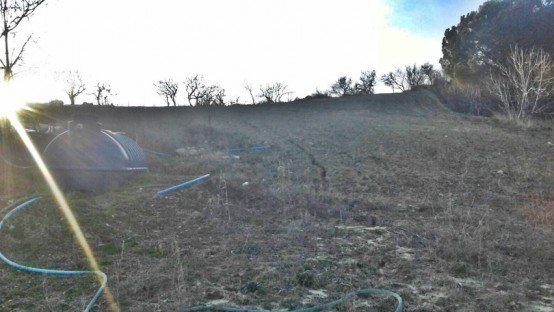 SATILIK TARLA
Demirci Bahçeler Mahallesi Kanlıçukur mevkiinde bulunan, içine araç ile rahatlıkla girilebilen, içerisinde suyu mevcut, istek halinde yol yakınlığı nedeniyle elektrik alınmaya da çok müsait, içerisinde 50 ye yakın Antep fıstığı ağacı dikili, şehre yakınlığı nedeniyle hobi bahçesi olarak da kullanıma çok uygun olan 4 dönüm tarla satılıktır.
Almak isteyenlerin 0 542 307 51 72 numaralı telefonu arayarak bilgi almaları ilan olunur.