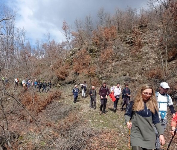 Yaz-Kış Yürüyüş Lideri Orhan Mert, “Bu hafta 8 Mart Dünya Emekçi Kadınlar Günü’ne özel yürüyüşümüzü gerçekleştirdik. Yürüyüşümüzde, doğayı ve sporu seven 18 yaşından 70 yaşına kadar her yaştan katılımcımız vardı. Yüreğinde doğa ve spor sevgisi dolu ekip ile bir gün daha şehrin gürültü ve karmaşasından uzak doğayla iç içe geçmişti. Bir gün daha ortak noktası doğa olan insanlar, ekmeğini suyunu ve tebessümünü birbirleri ile paylaşmıştı ve TURBELDAK olarak bir gün daha sevginin, sporun, doğanın  olduğu yerde huzurun olacağını ispatlamıştık. Yürüyüşümüze katılan tüm katılımcılarımıza teşekkür ediyor, hayatı birlikte paylaştığımız tüm kadınların 8 Mart Dünya Emekçi Kadınlar Günü’nü kutluyorum” ifadelerini kullandı.