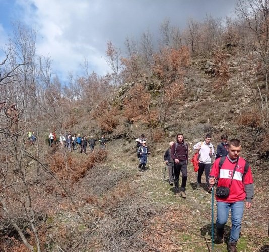 Turgutlu Belediyesi Kültür ve Sosyal İşler Müdürlüğüne bağlı olarak farklı rotalarda doğaseverleri bir araya getiren TURBELDAK, 8 Mart Dünya Emekçi Kadınlar Günü’ne özel yürüyüş etkinliğini Kuşlar-Ovacık-Karaköy parkurunda düzenledi.