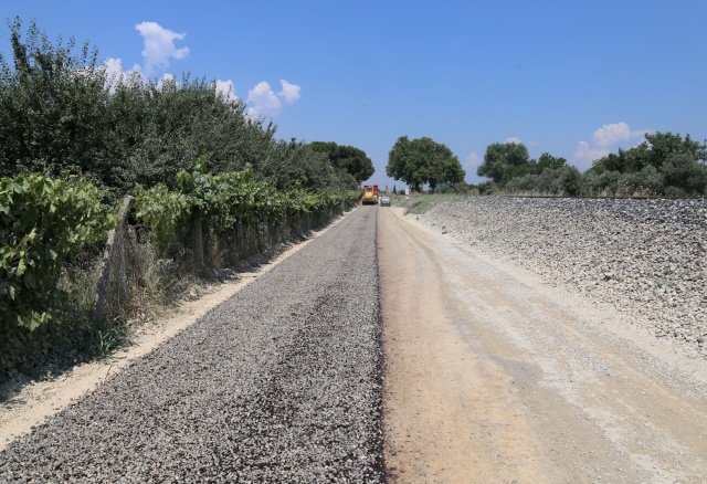 Turgutlu Belediyesi asfaltlama çalışmalarına başladı.  Hafta sonu sürdürülen çalışmalar kapsamında 24 bin m2’lik alan asfaltlandı.