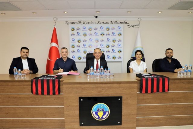 İmzalanan sponsorluk sözleşmesine göre 3E Girişim Gıda Tic. Ltd. Şti. Turgutlu Belediyespor’un Saka Su markasıyla içecek sponsoru oldu.